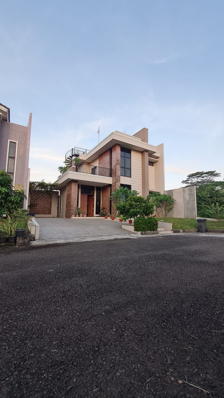 Di Jual Rumah Serenade Lagoon Grand Wisata